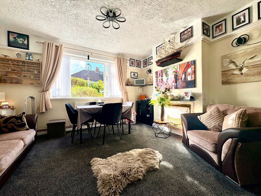 Property photo 3 of 28