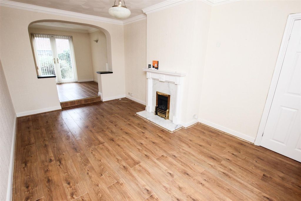 Property photo 3 of 13 Lounge Area