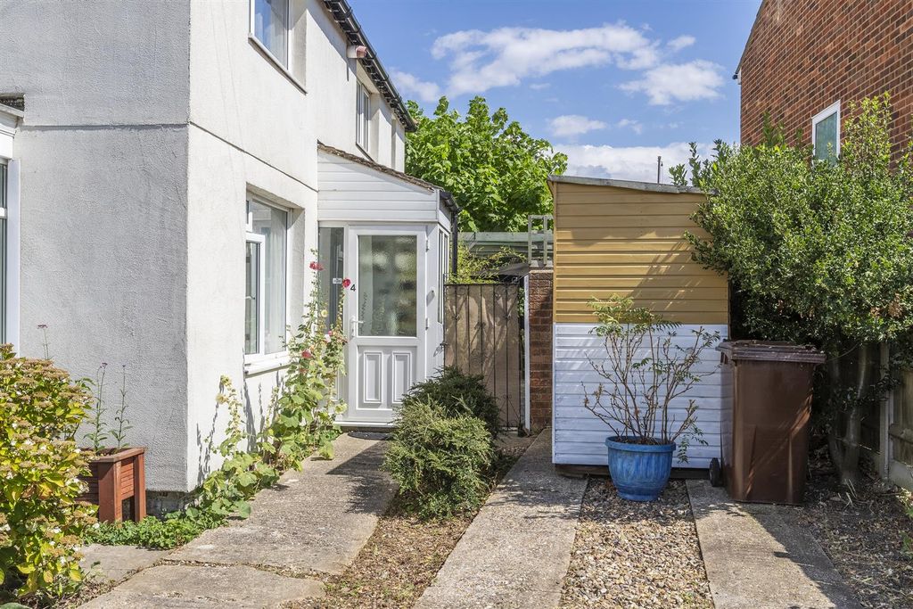Property photo 2 of 36