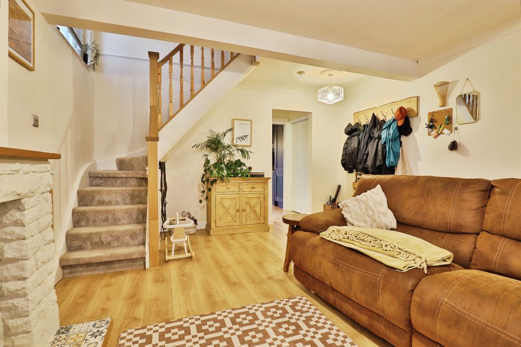 Property photo 2 of 21