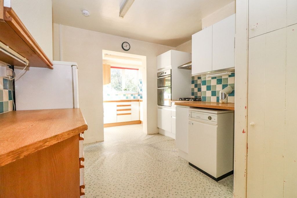 Property photo 3 of 21