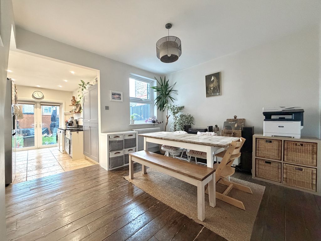 Property photo 3 of 18 Dining Room