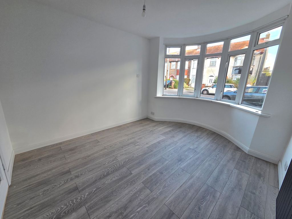 Property photo 3 of 16 Image