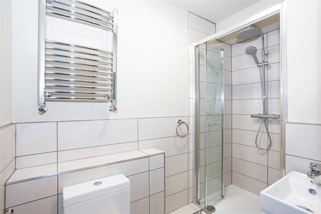 Property photo 2 of 9 150_York_Road2-39[1].Jpg