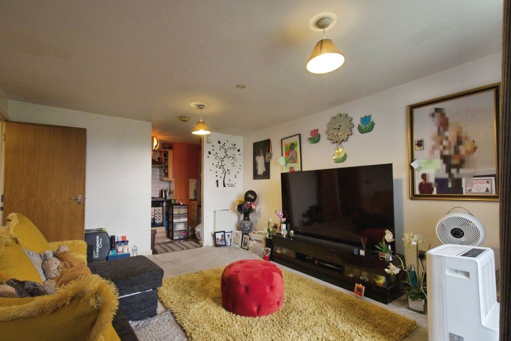 Property photo 3 of 20 Photo