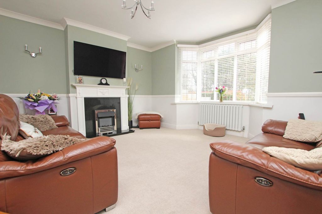 Property photo 2 of 30