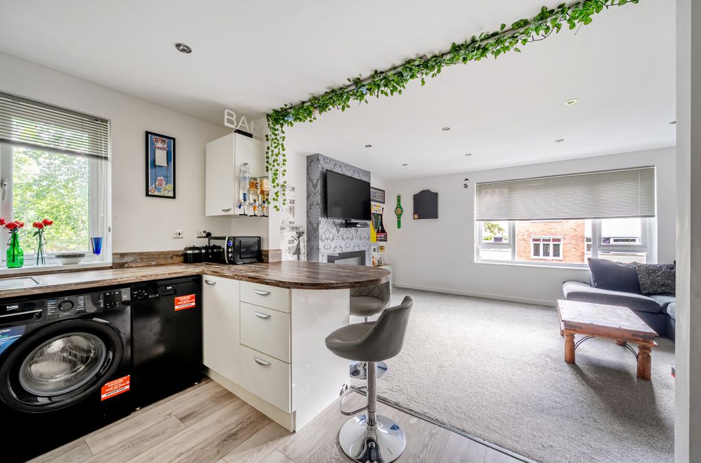 Property photo 3 of 16 1523209-9-6Aabe79...