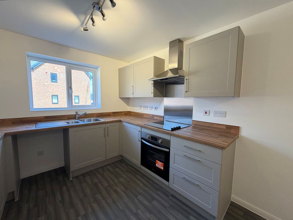 Property photo 2 of 12 Kitchen