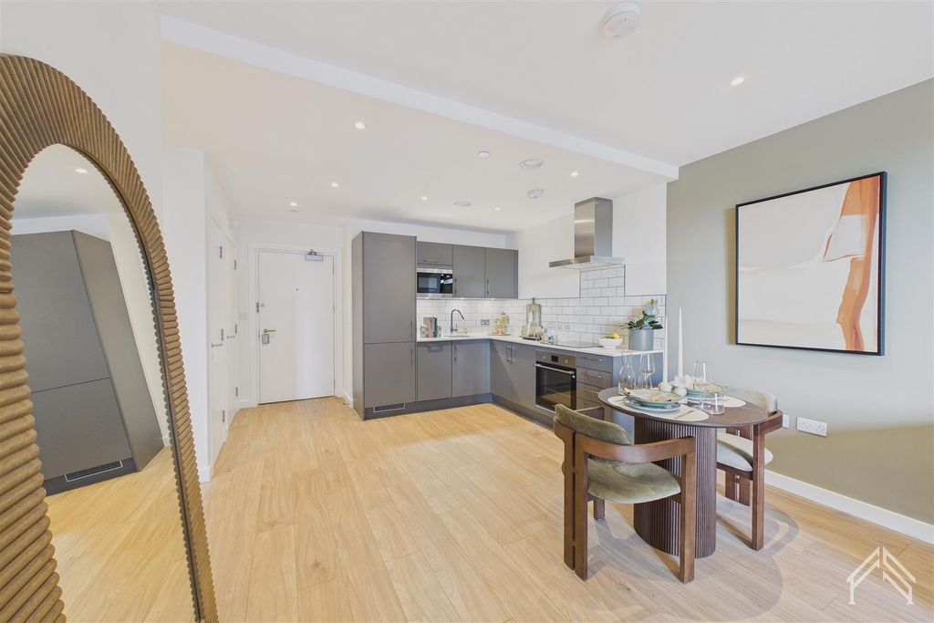Property photo 2 of 13 7.Jpg