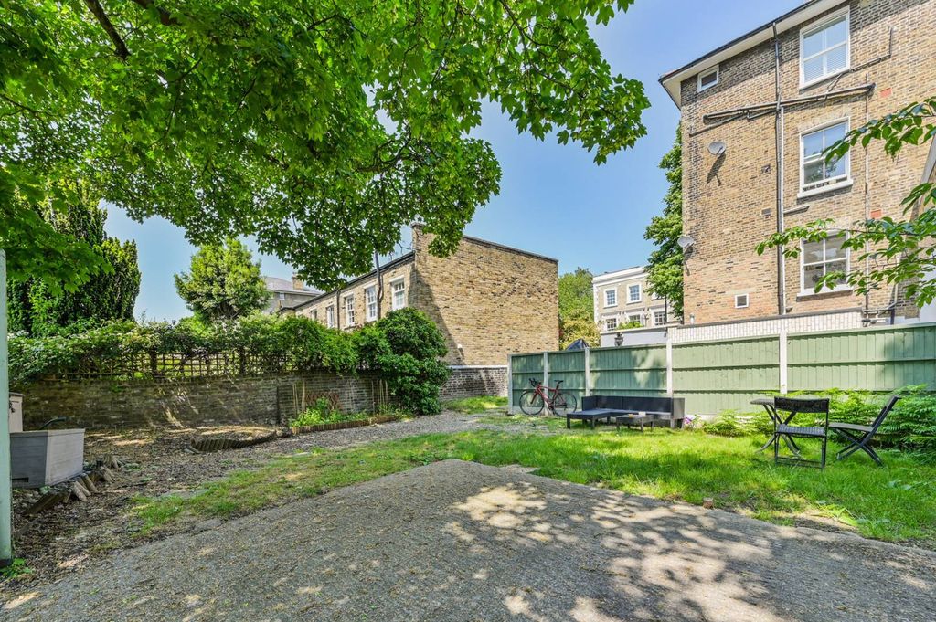 Property photo 3 of 12
