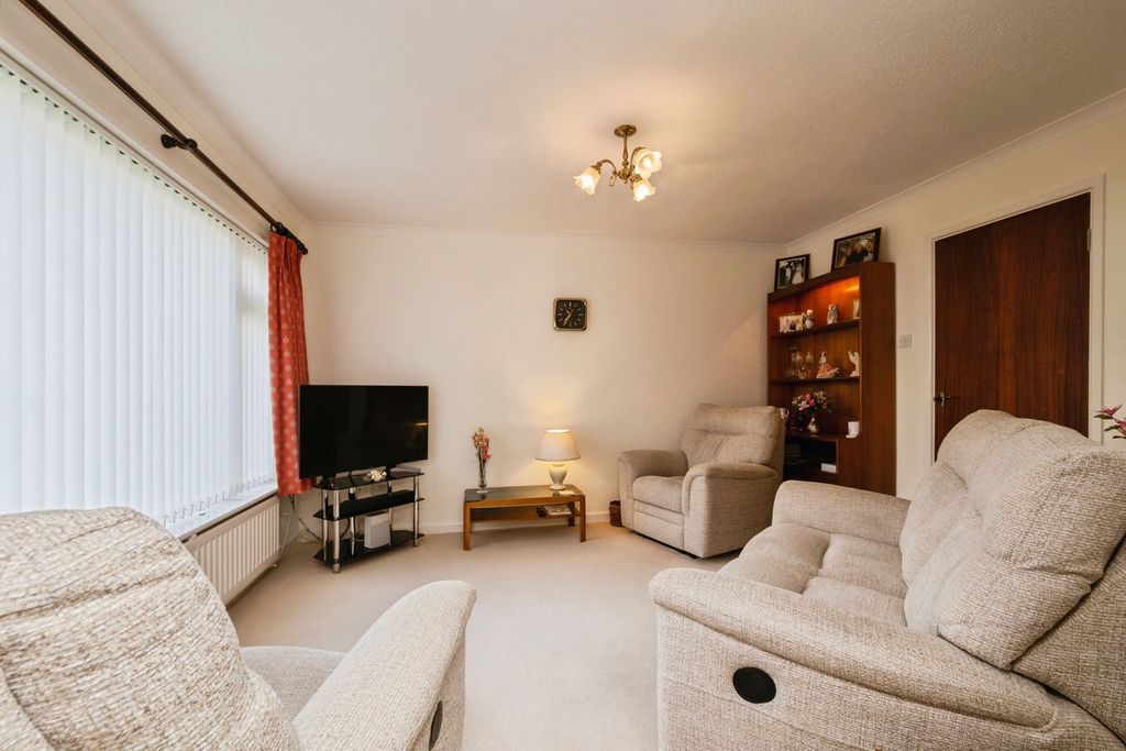 Property photo 2 of 14 Photo