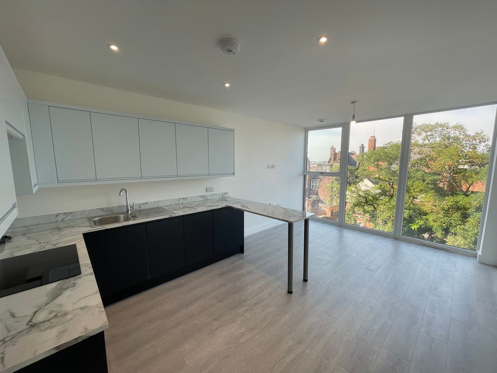 Property photo 2 of 7 Kitchen