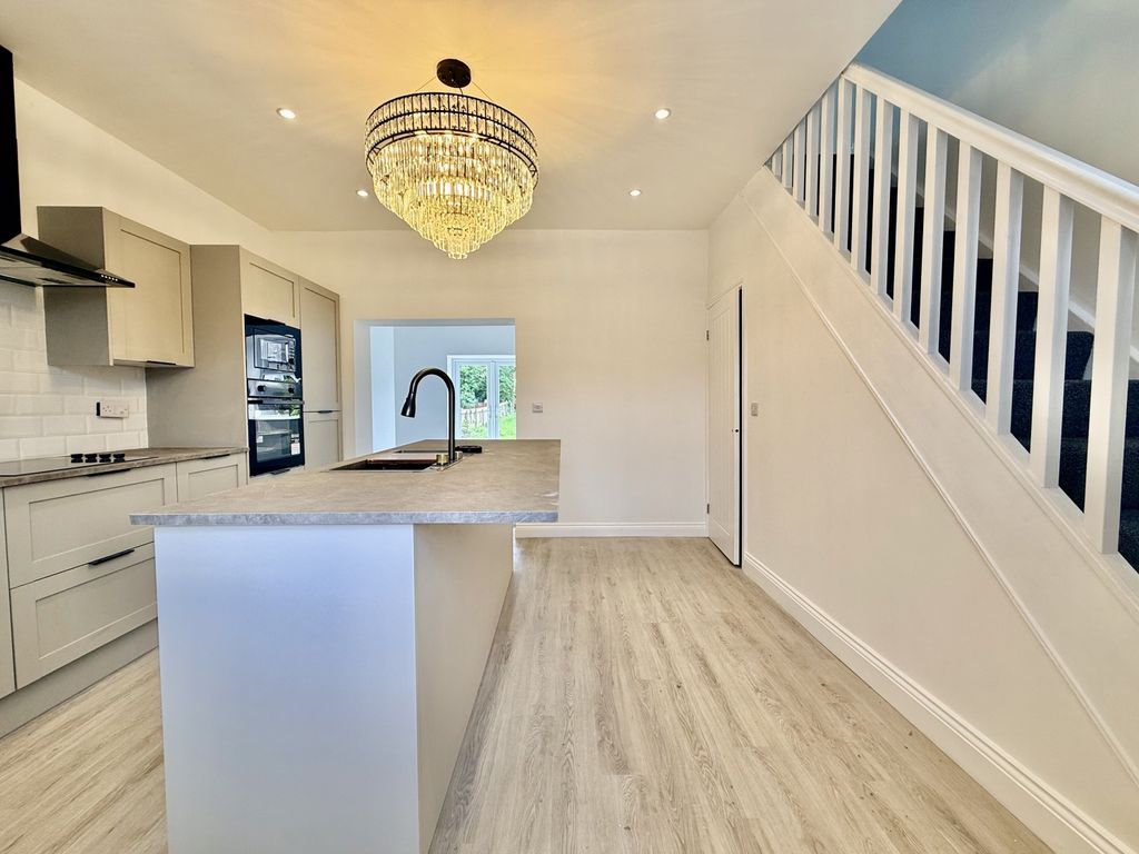 Property photo 2 of 13 Img_7632