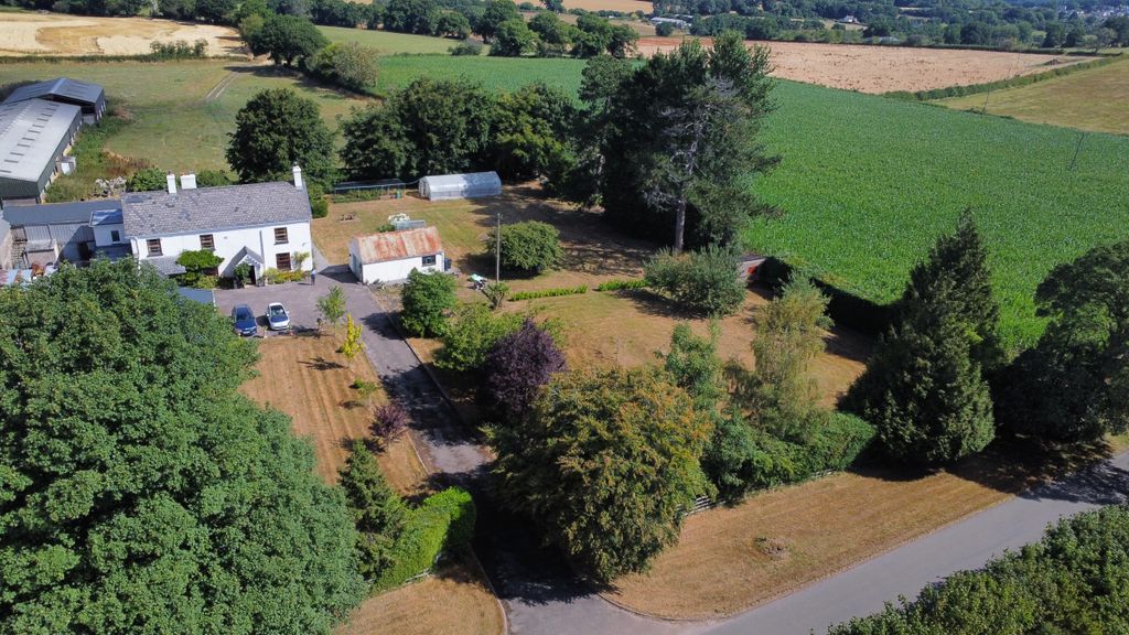 Property photo 1 of 45