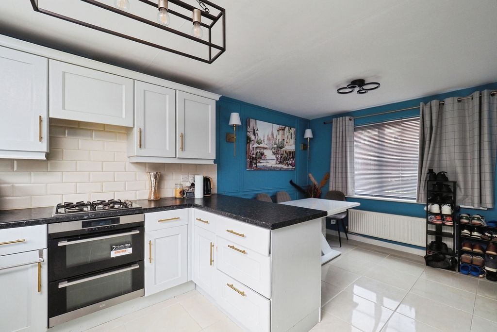 Property photo 2 of 20 Pbox-Img.Jpg