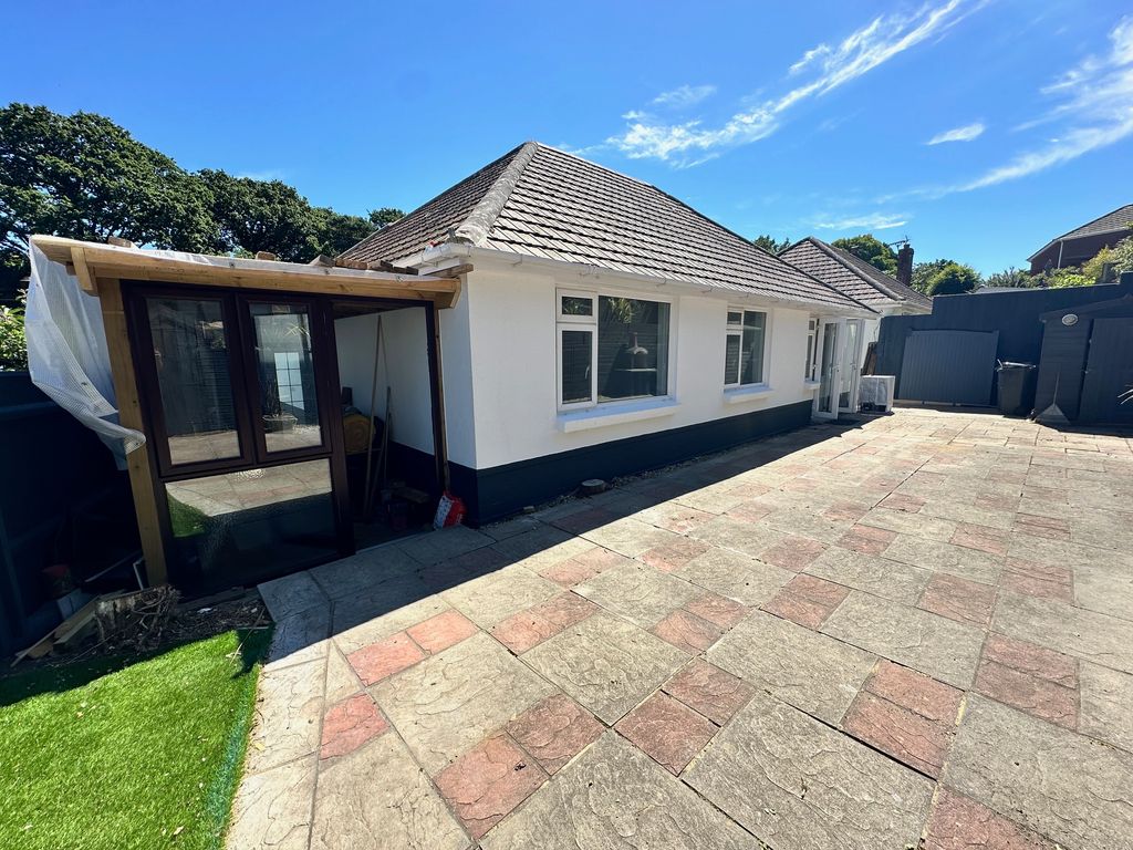 Property photo 1 of 18 Image