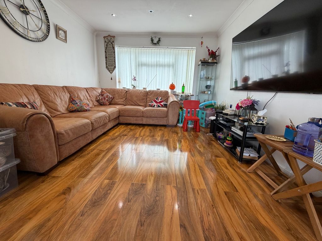 Property photo 3 of 13