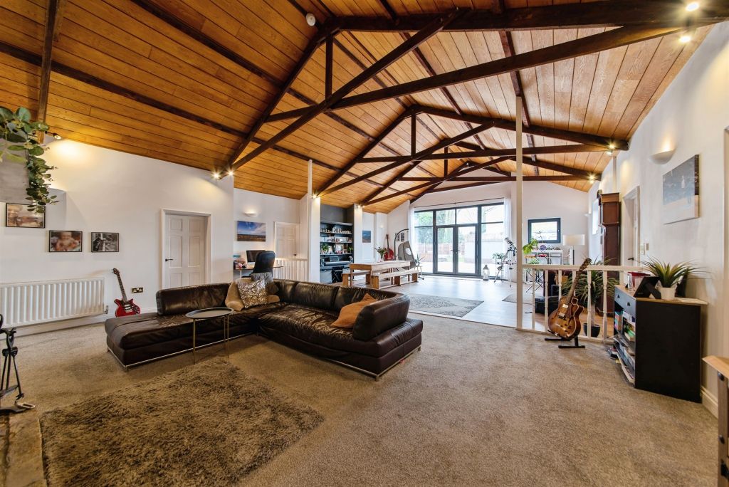 Property photo 1 of 27