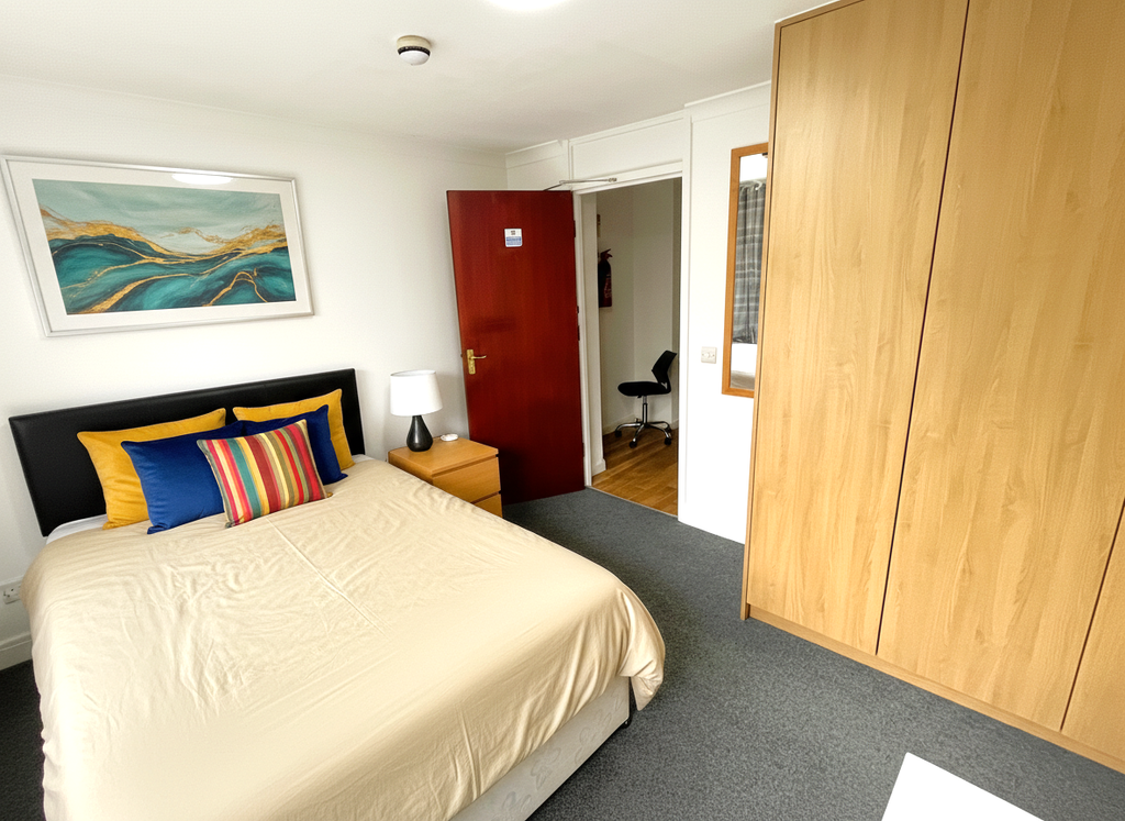Property photo 2 of 7 Ecf6B6F2-1B10-4Fad-836c-3A4298502A3A (1)