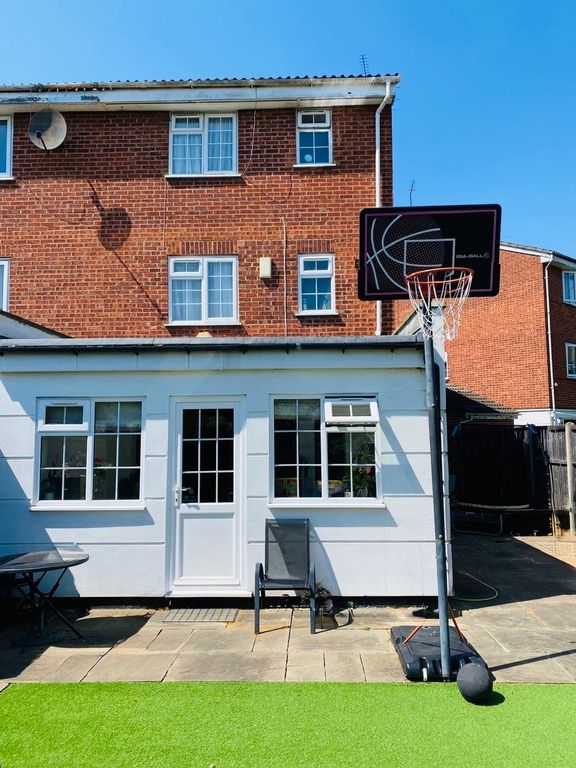 Property photo 1 of 5