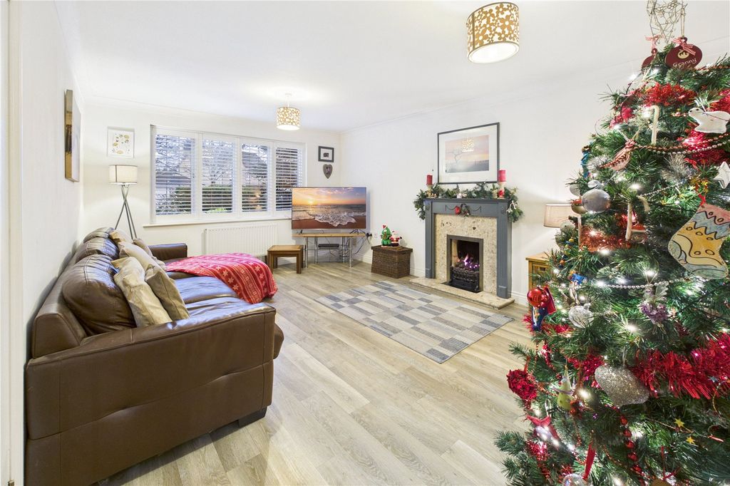 Property photo 2 of 23 Living Room