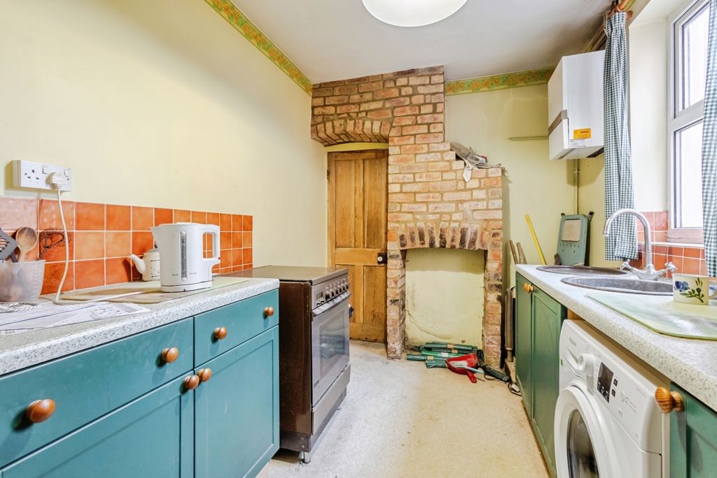 Property photo 2 of 16 Kitchen