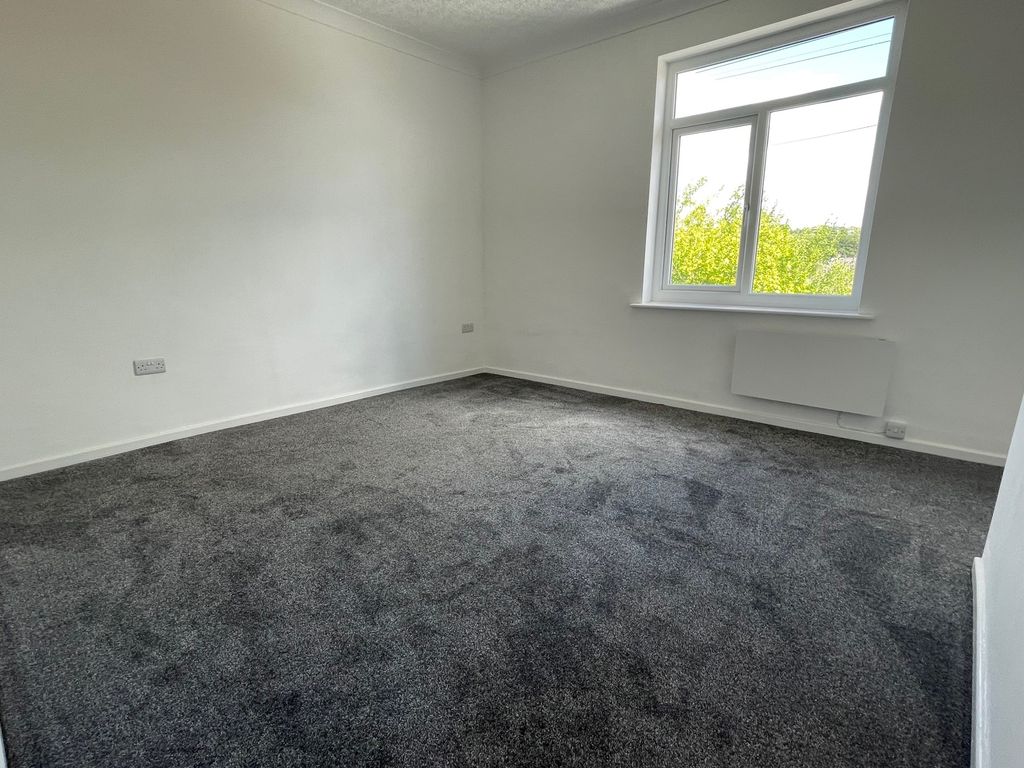 Property photo 2 of 3