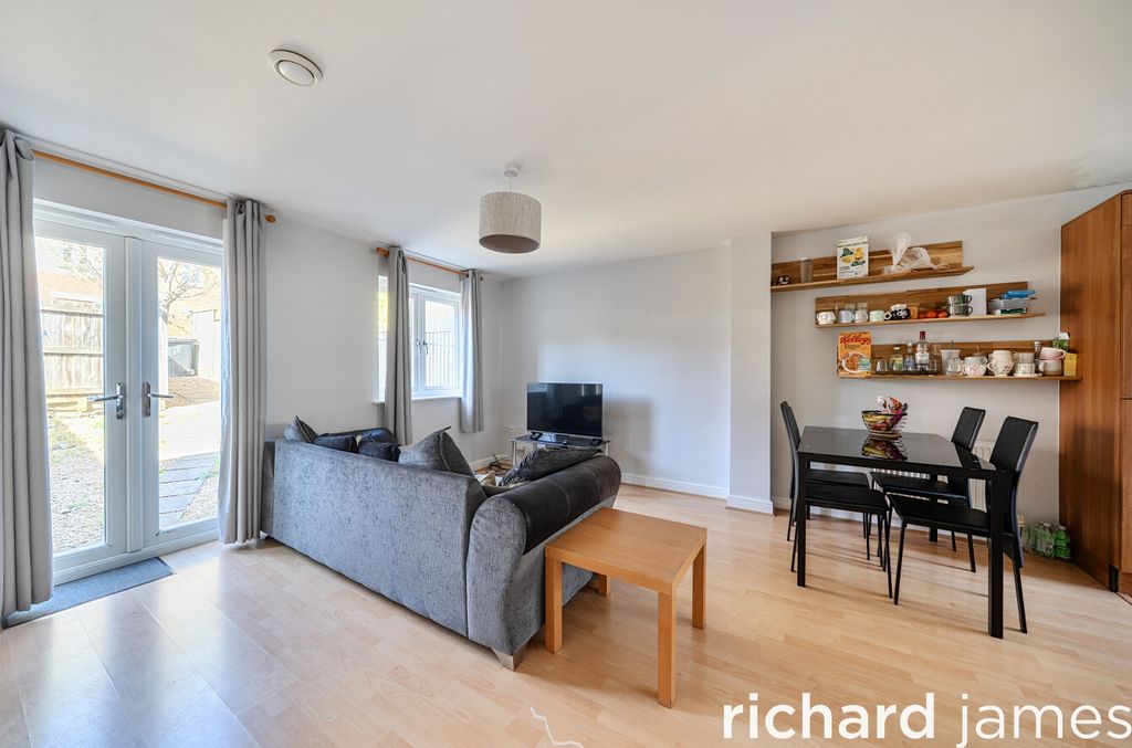 Property photo 2 of 14 d494B00Fc9Fa47A3Aef56Fef3A10306c