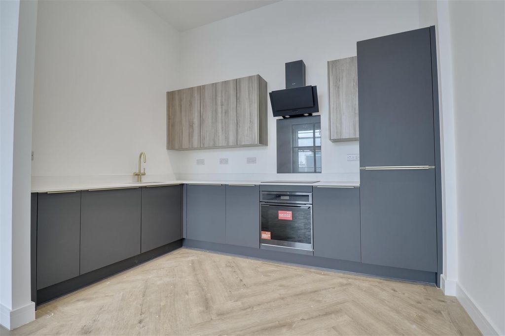 Property photo 3 of 12 A68Bb037-F9F8-4C20-A8F4-D4Ad2Efcfaf2_1_201_A.Jpeg