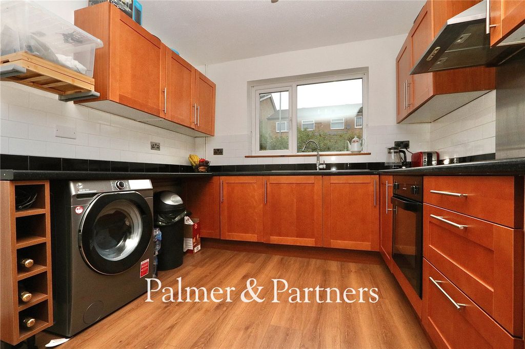 Property photo 3 of 22 Picture No. 05