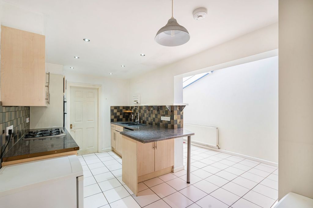 Property photo 2 of 22