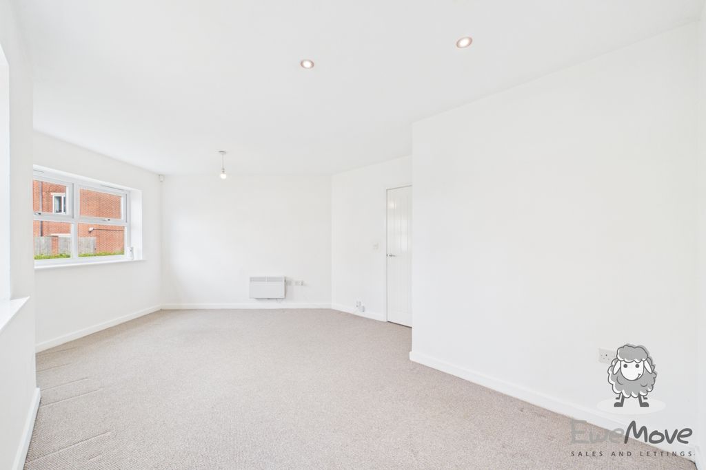Property photo 3 of 6 Cam01866G0-Pr0561-Still012