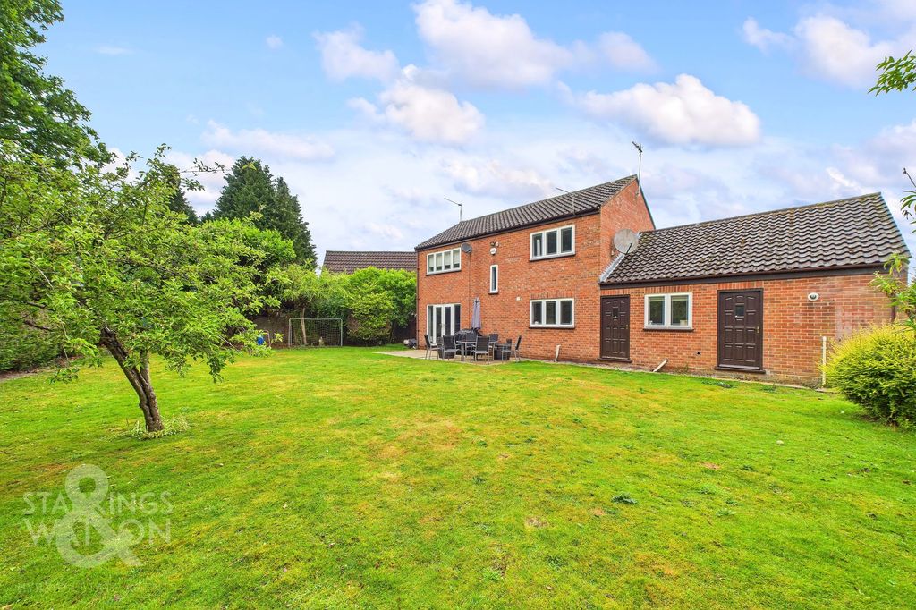 Property photo 3 of 23
