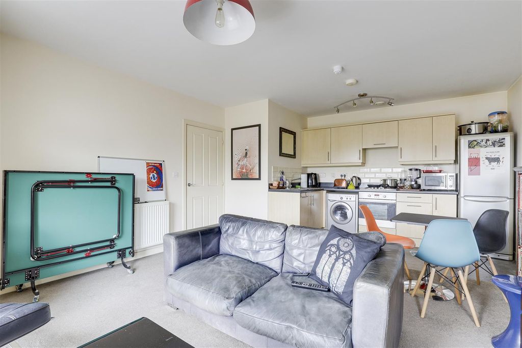 Property photo 2 of 10 9787.Jpg
