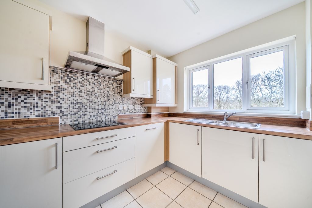 Property photo 2 of 20 1410856-5-698Cb13E63198