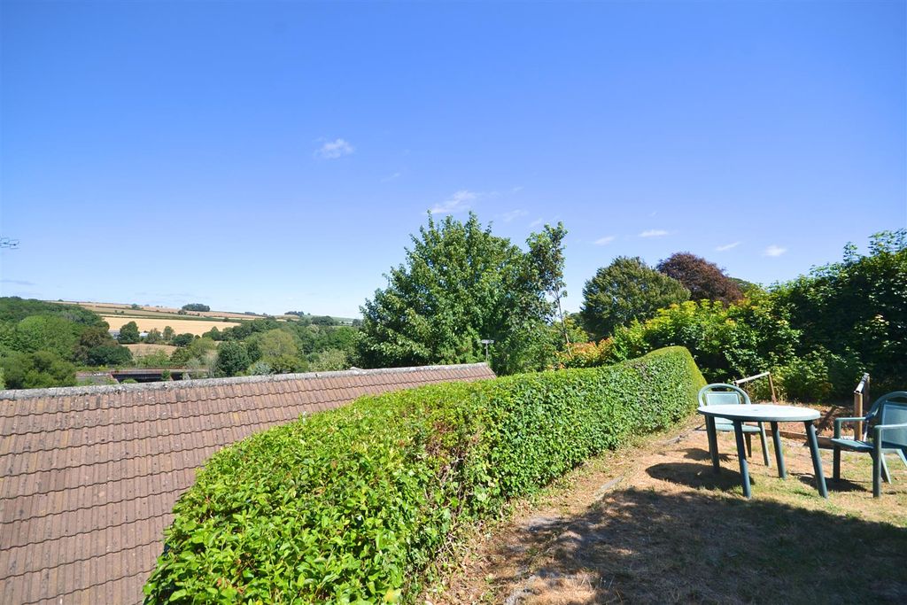 Property photo 3 of 31 42 (1).Png
