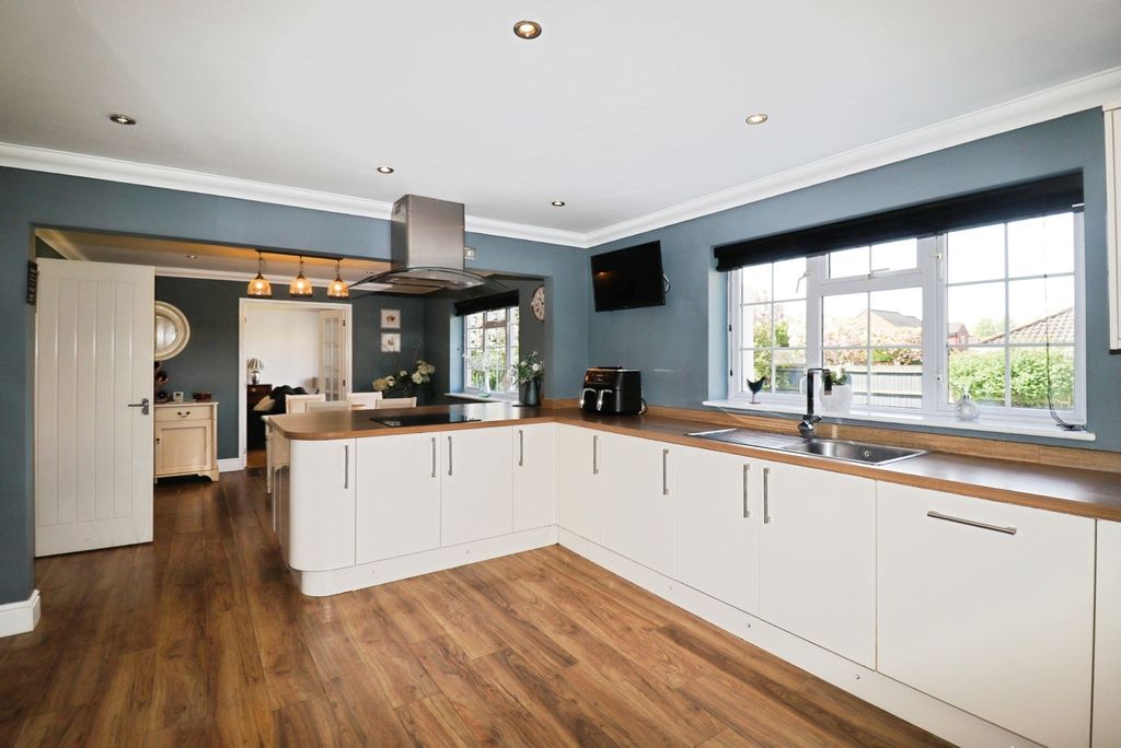 Property photo 2 of 26 Pbox-Img.Jpg