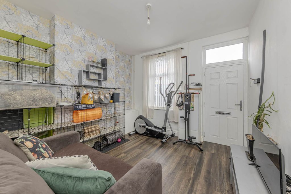 Property photo 2 of 16