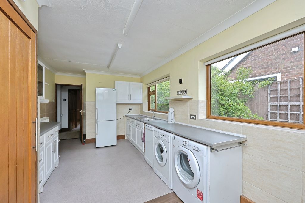 Property photo 3 of 24