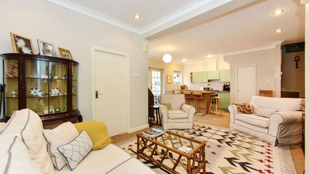 Property photo 2 of 9