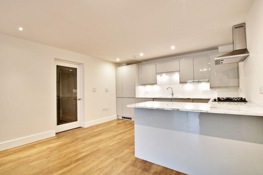 Property photo 2 of 12 5272061