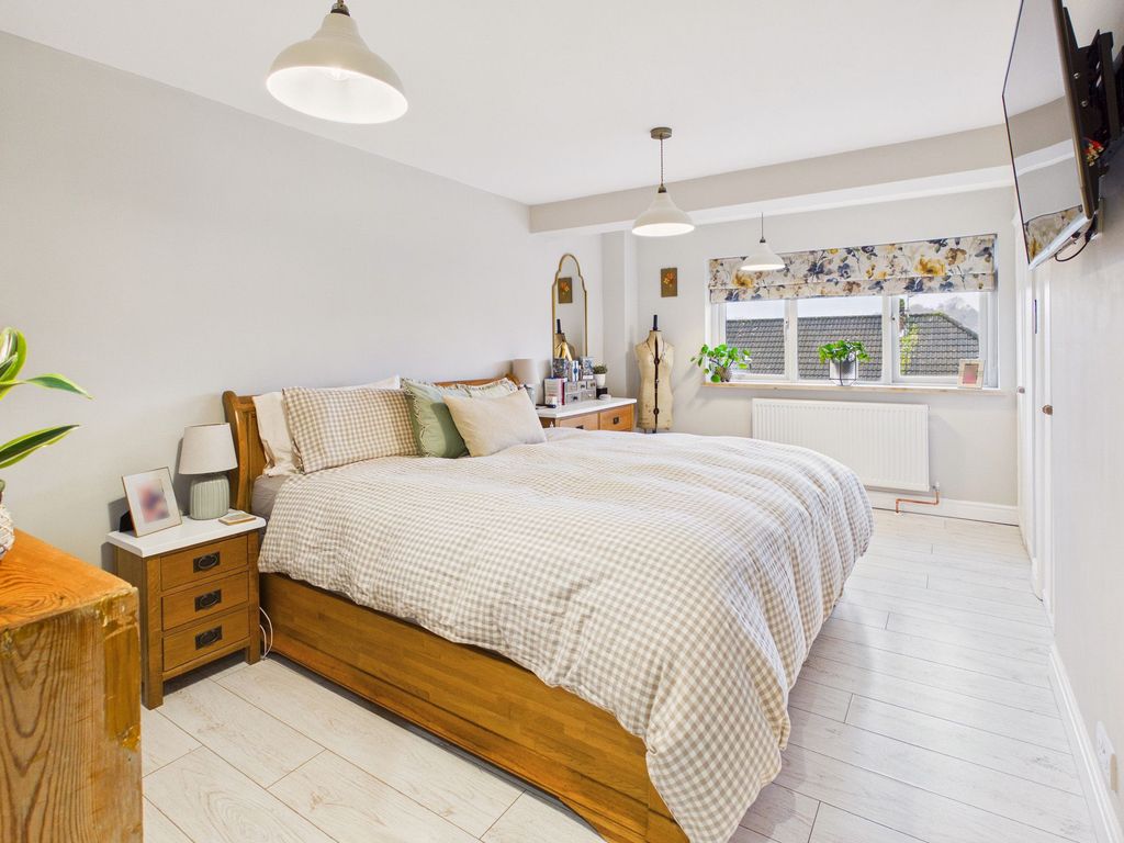 Property photo 3 of 26