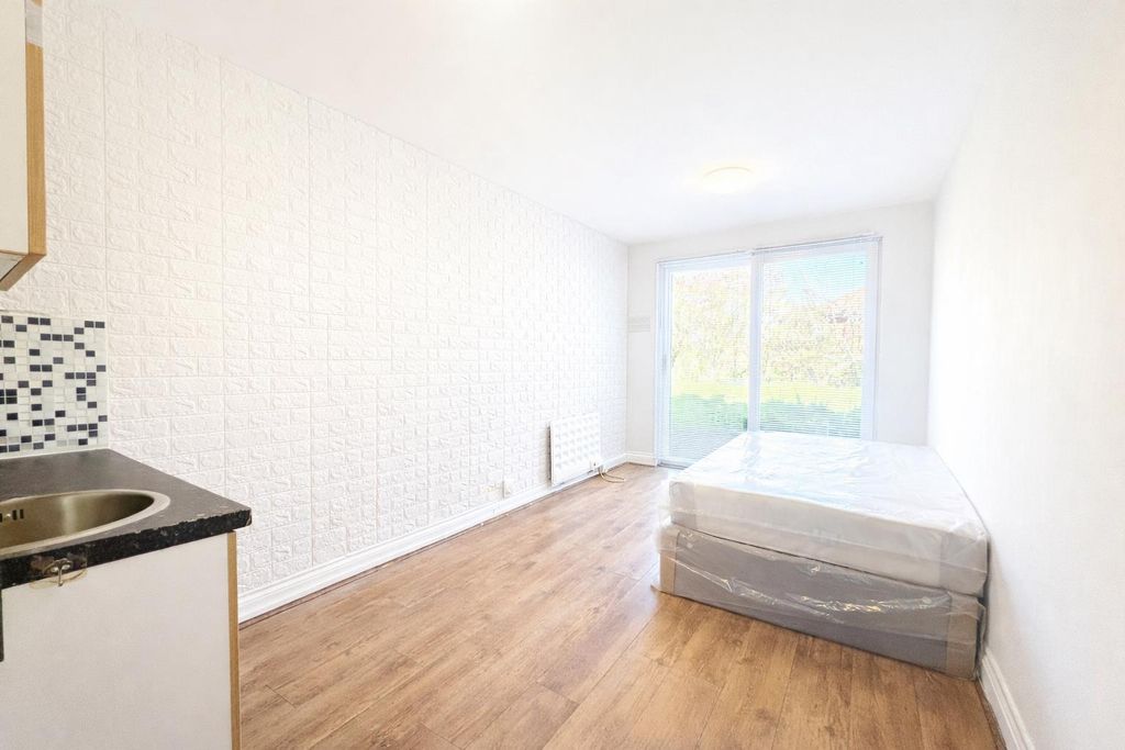 Property photo 2 of 4 Chatgpt Image Mar 18, 2026, 01_50_54 Pm.Png