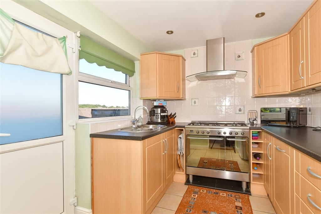 Property photo 3 of 14 Kitchen