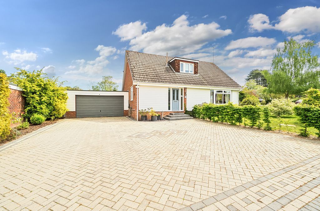 Property photo 1 of 16 1456148-20-69F4Da...
