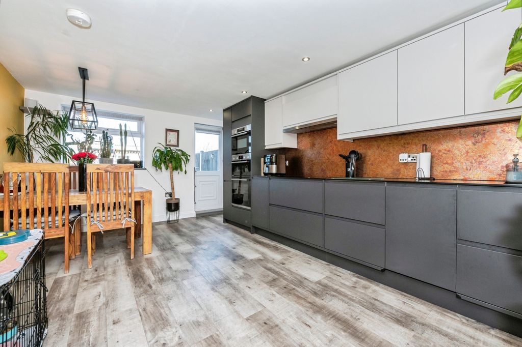 Property photo 3 of 14 Mzz_8052