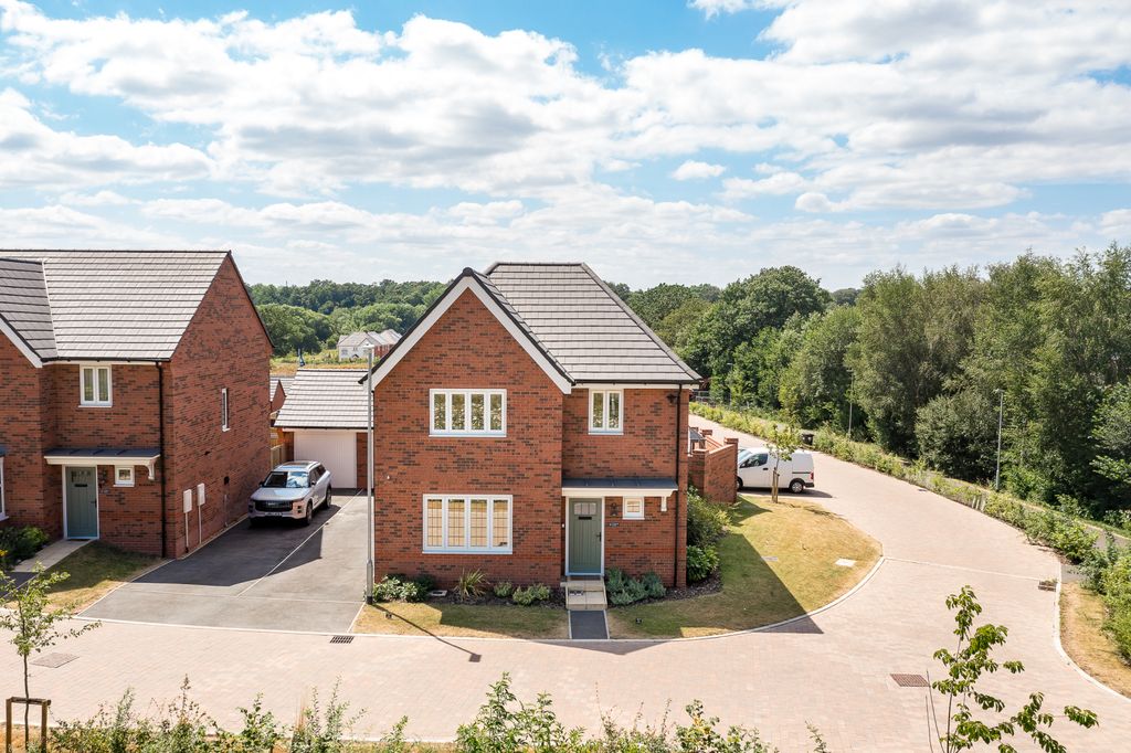 Property photo 1 of 20 Longship Close