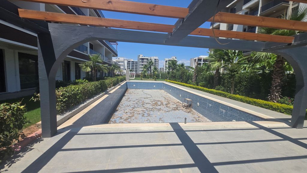 Property photo 2 of 16 Key-Ready 1-Bedroom Apartment For Sale In Antalya - Communal Swimming Pool &amp; Sun Terraces