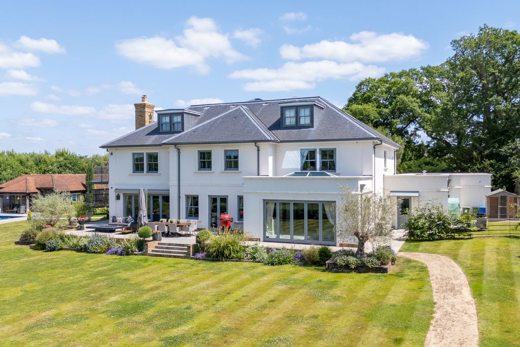 Property photo 3 of 26