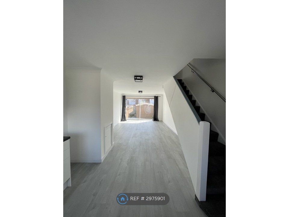Property photo 1 of 15 Living Room
